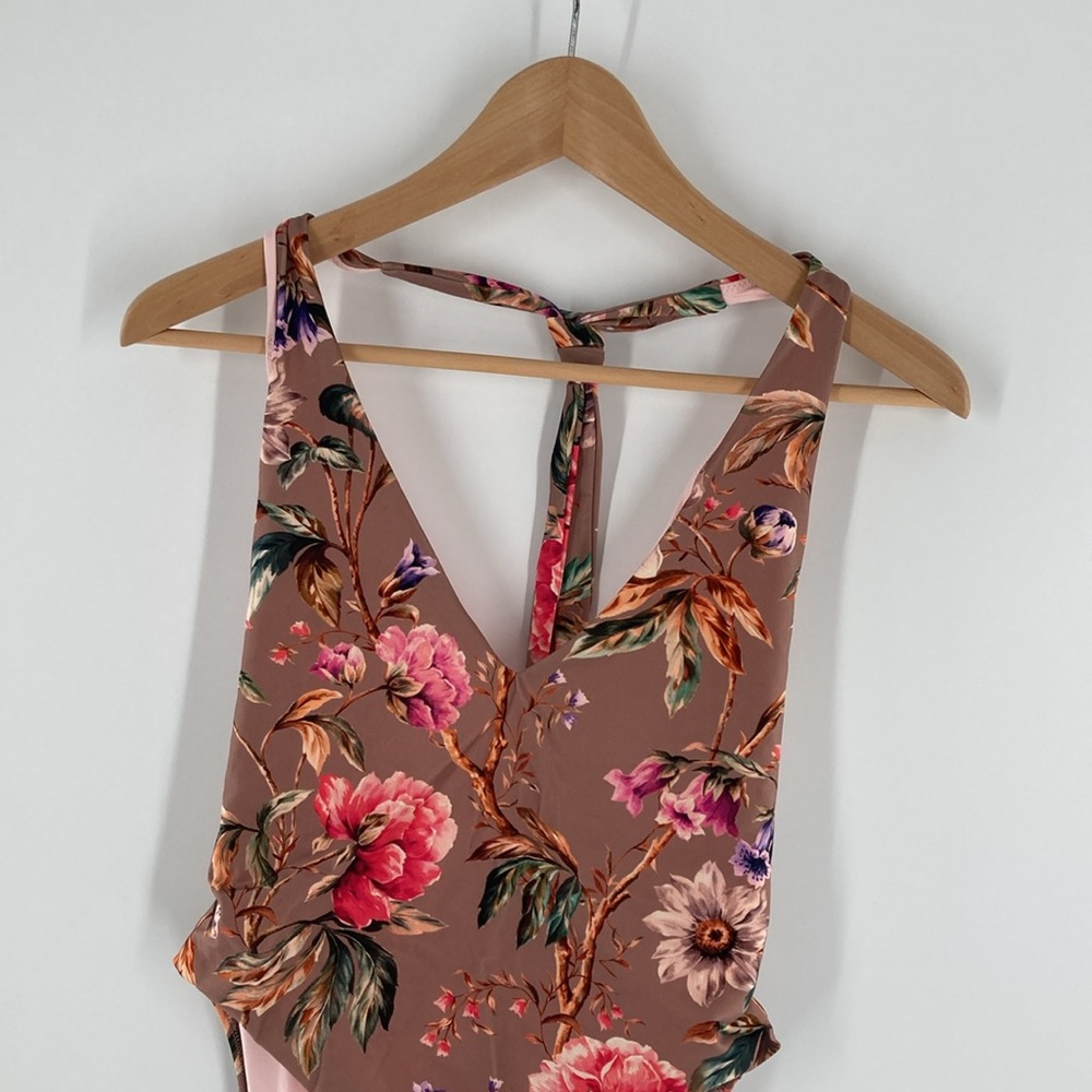 NWT Vitamin A Emma Floral Deep V Halter One-piece Swimsuit Women’s Mediu…
